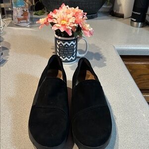 Clark sz 11 - Women's Black Suede Artisan Slip-On Shoes